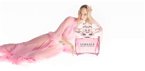 versace bright crystal ad 2023